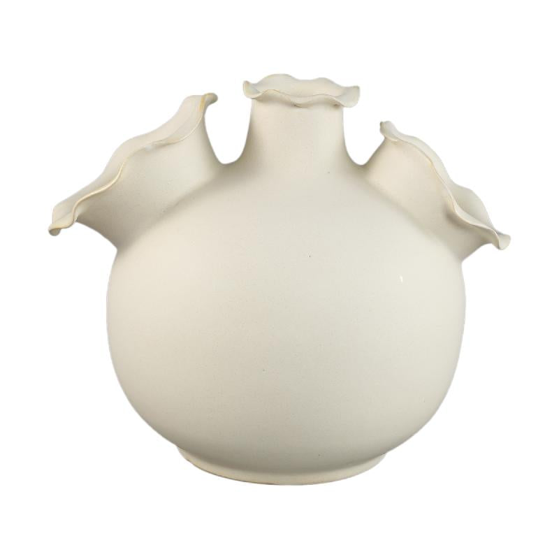 Vase – Wavy Edge Design, Cream Color, Ceramic Material, L – Umme | PTMD