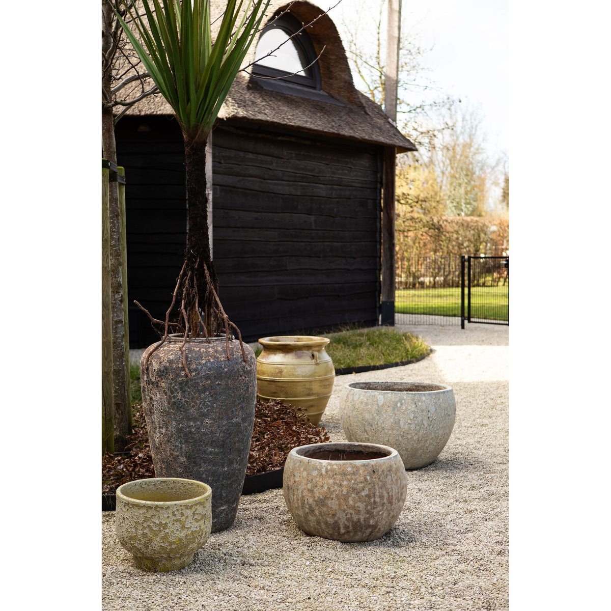Pot – Ceramic Material, Round Shape, Green Surface – Jossilyn | PTMD
