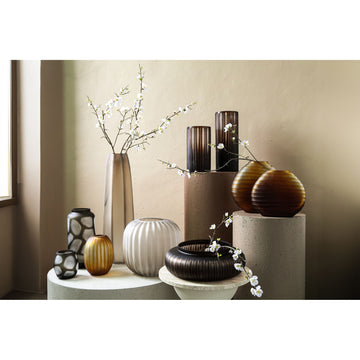 Vase – Sand Farbton, Glas Material, Geripptes Design, Niedrige Form – Levente | PTMD
