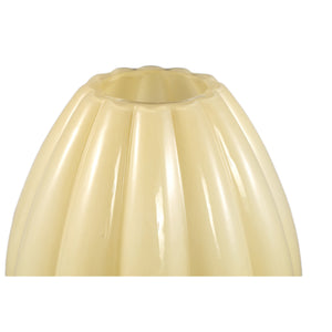 Vase – Gerippte Struktur, Milchglas Material, Creme, Mit Fuß, L – Syamer | PTMD