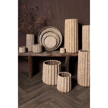 Tablett – Grauer Zement, Runde Form, Gerippte Struktur, L - Jaydean | PTMD