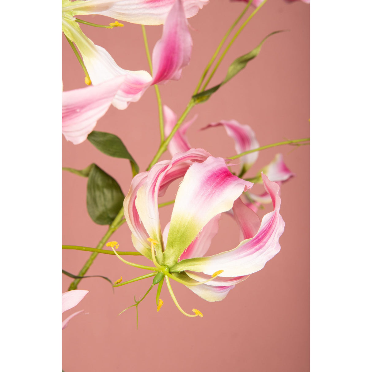 Gartenblume – Rosa Gloriosa-Spray mit Blättern aus Polyesterstoff, Eisenmetall und PE-Kunststoff | PTMD