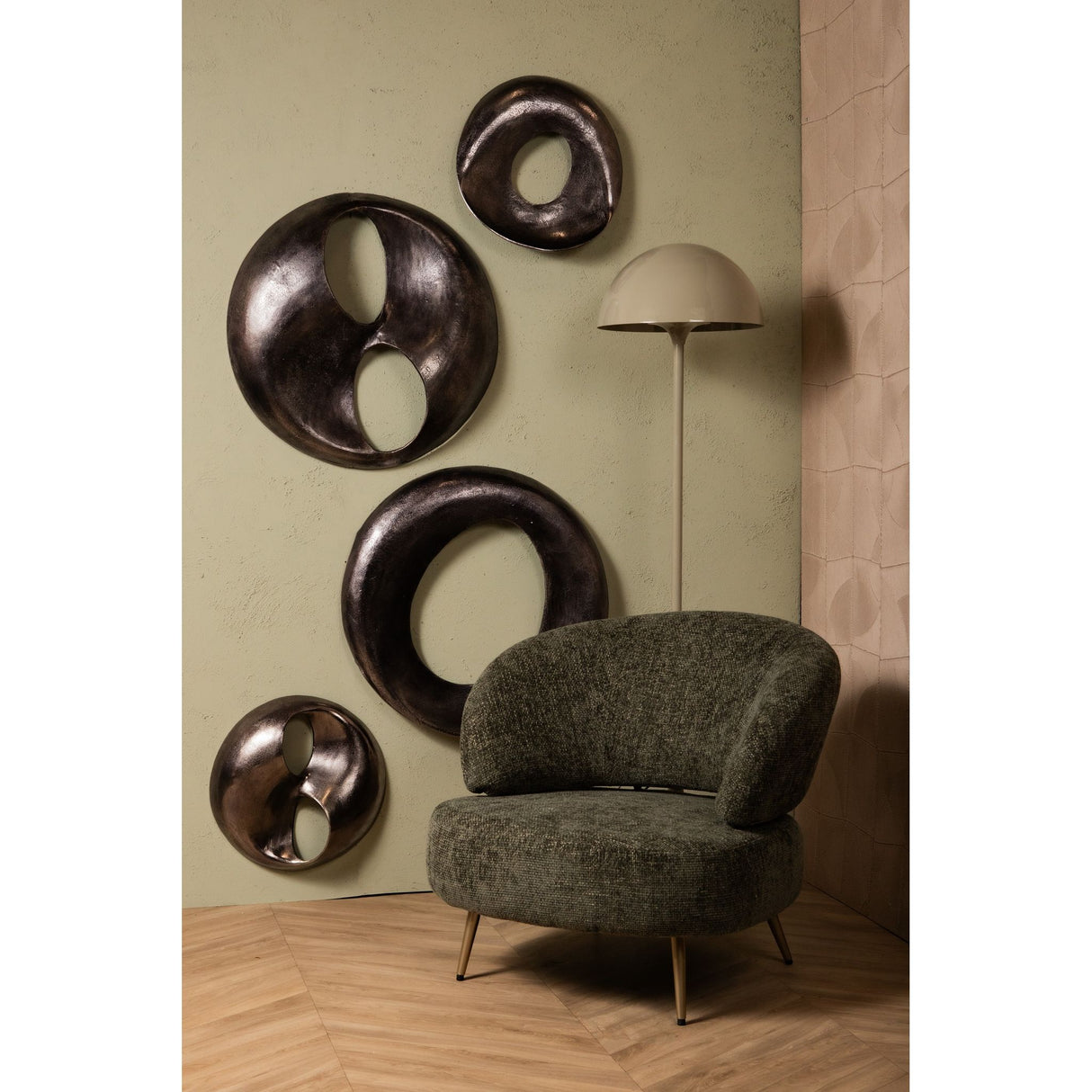 Cast aluminum wall panel in nickel look with a round shape, S – Deuie | PTMD