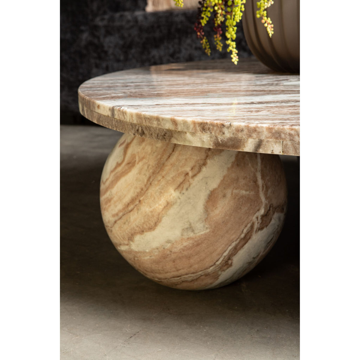 Coffee table – Marble, round, beige/natural, 3-sphere base, sculptural design – Diro | PTMD