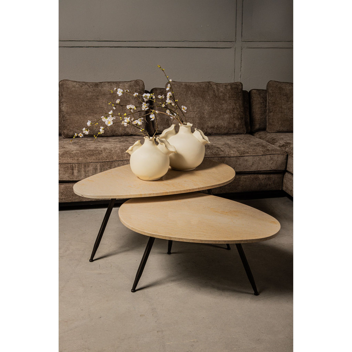 Coffee Table – Marble Slab, Cream Surface, Harmonious Shape – Veria | PTMD