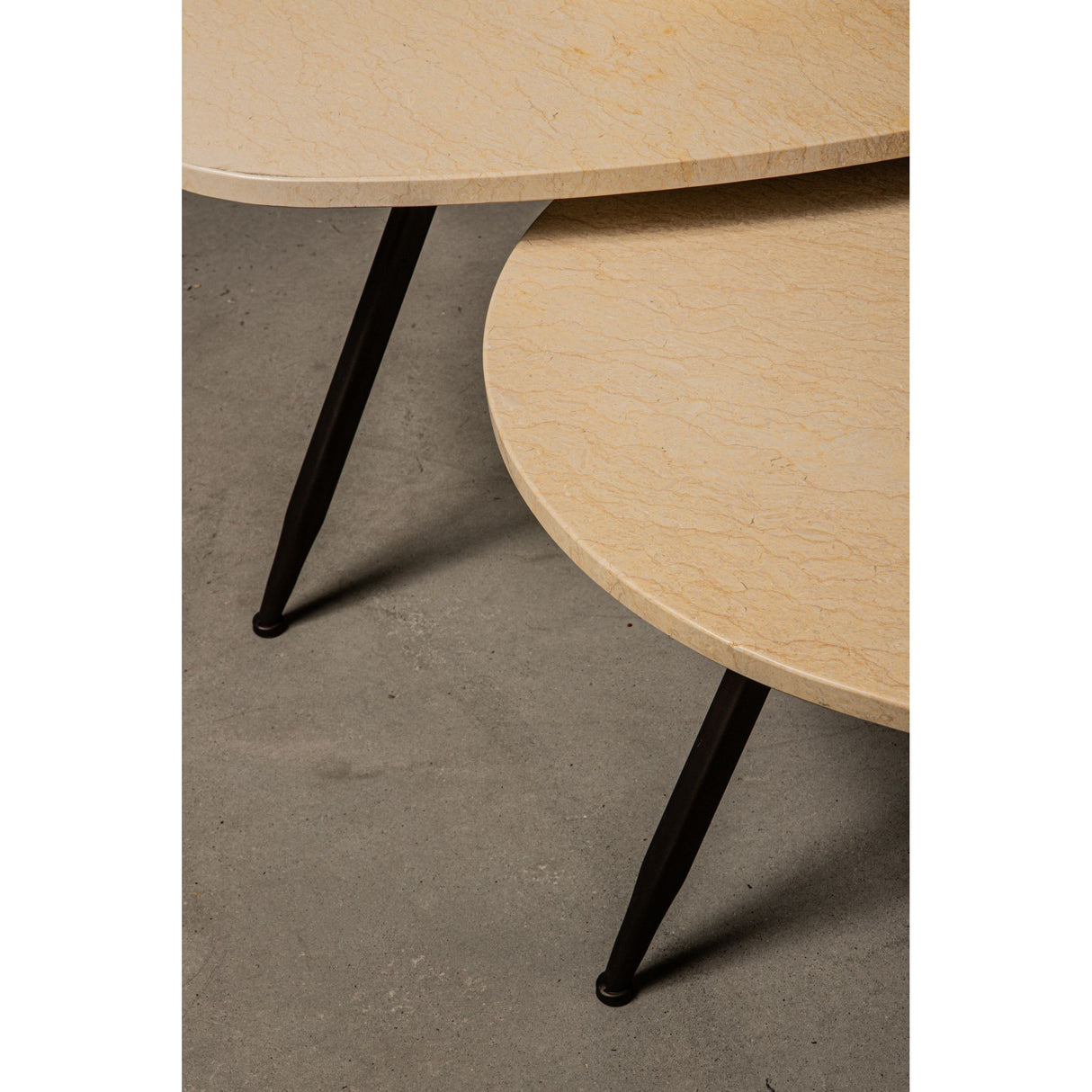 Coffee Table – Marble Slab, Cream Surface, Harmonious Shape – Veria | PTMD