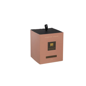 Duftkerze mit Lederdetail & handveredeltem Finish (900 gr) M – Oakwood & Blackcurrant | PTMD