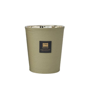 Kerze aus Glas mit Lederdetail & handveredeltem Finish (1,4 kg) – Black Forest | PTMD - Esszett Luxury | Stilvolles Wohnen mit Charakter