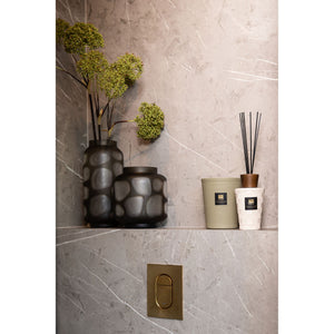 Kerze aus Glas mit Lederdetail & handveredeltem Finish (1,4 kg) – Black Forest | PTMD - Esszett Luxury | Stilvolles Wohnen mit Charakter