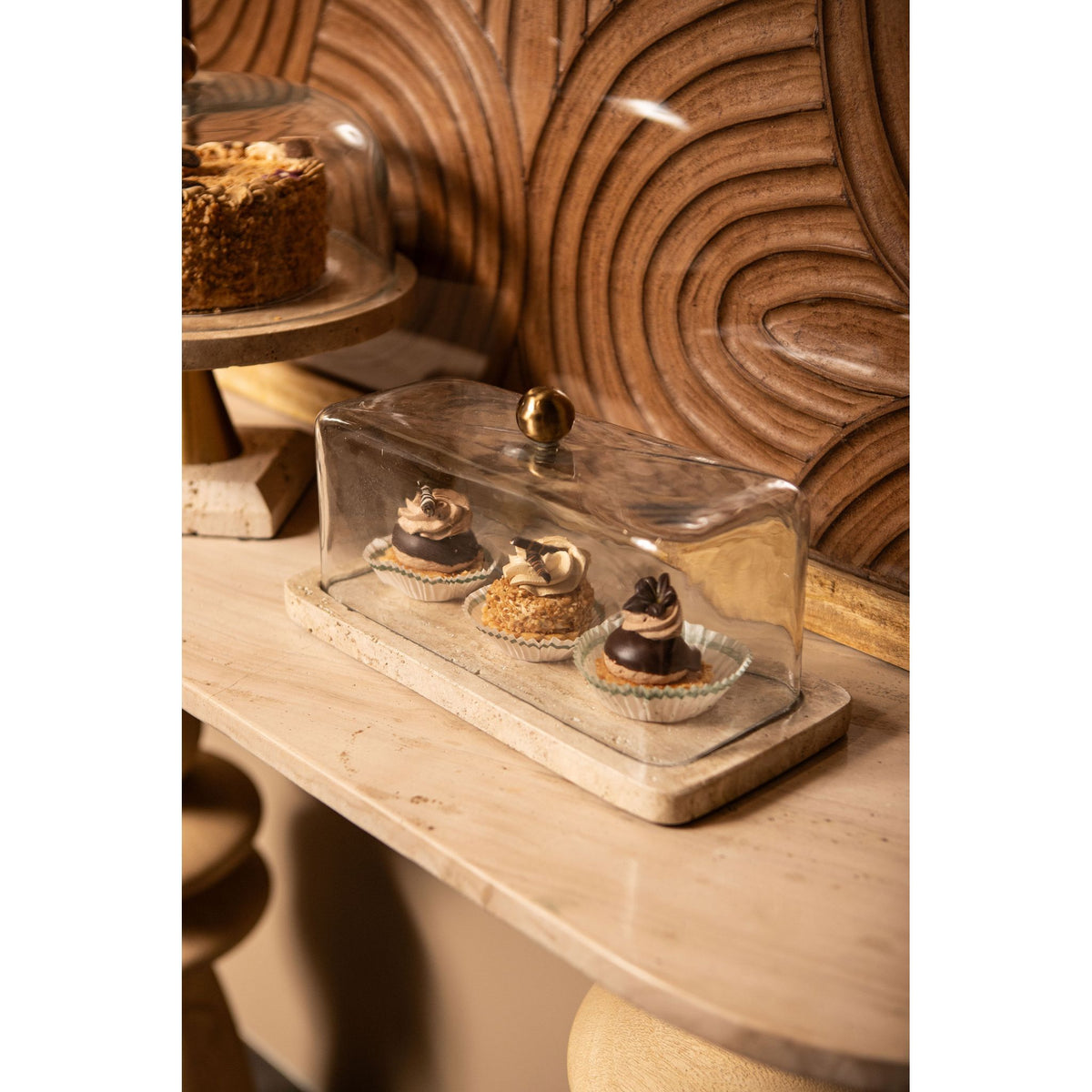 Glasglocke - Glas, Travertin-Marmor-Sockel, Metallgriff, rechteckige Form, Gold – Lyron | PTMD