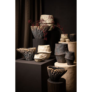 Vase – Graue Farbe, Wellen Design, Zement Material, S – Vakas | PTMD