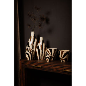 Flowerpot – Dark brown color, line design, ceramic material, M – Evelin | PTMD