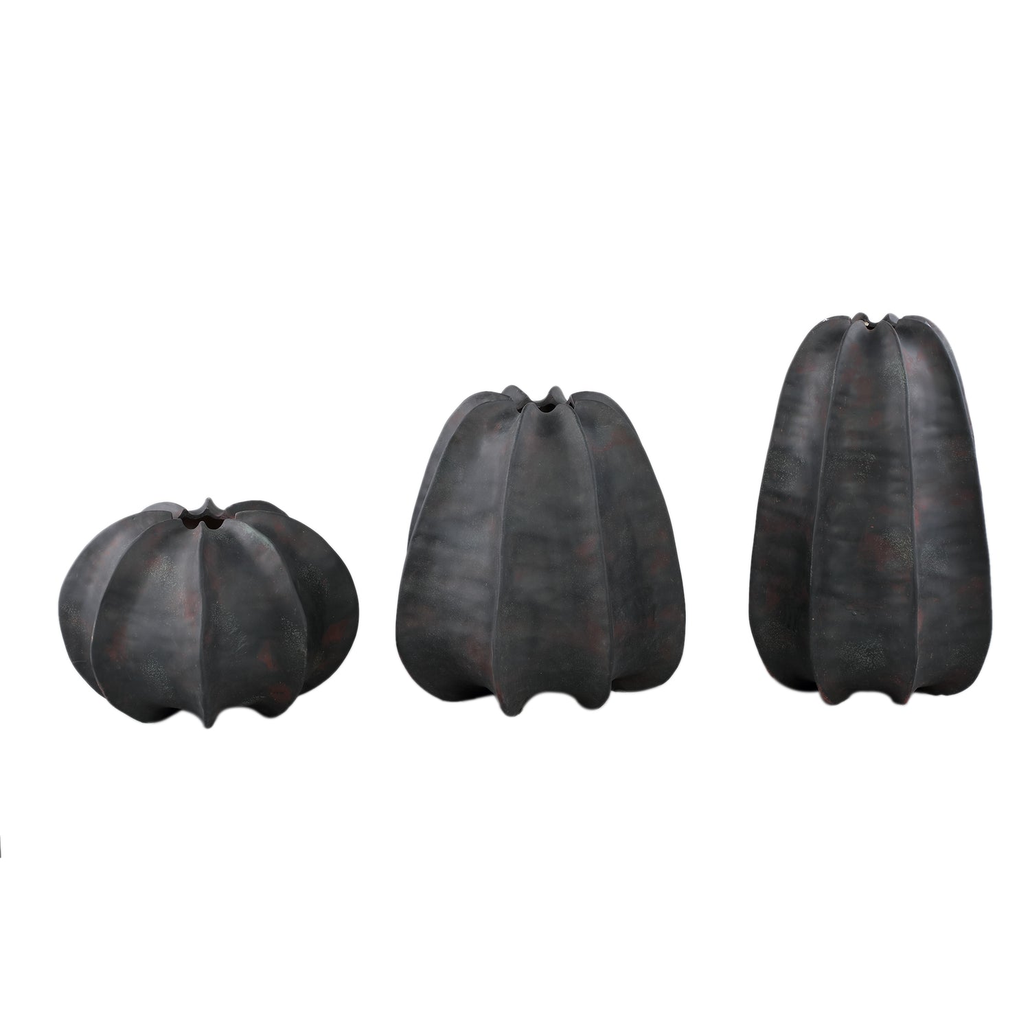 Vase – Steinzeug Keramik, Geripptes Design, Schwarze Farbe, Breite Form – Grayson | PTMD