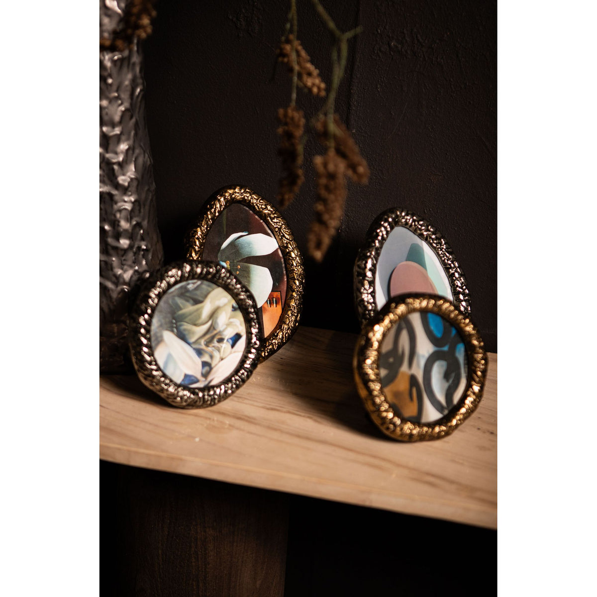 Picture frame - glass, cast aluminum, MDF back, oval, organic contour, brass – Paislie | PTMD