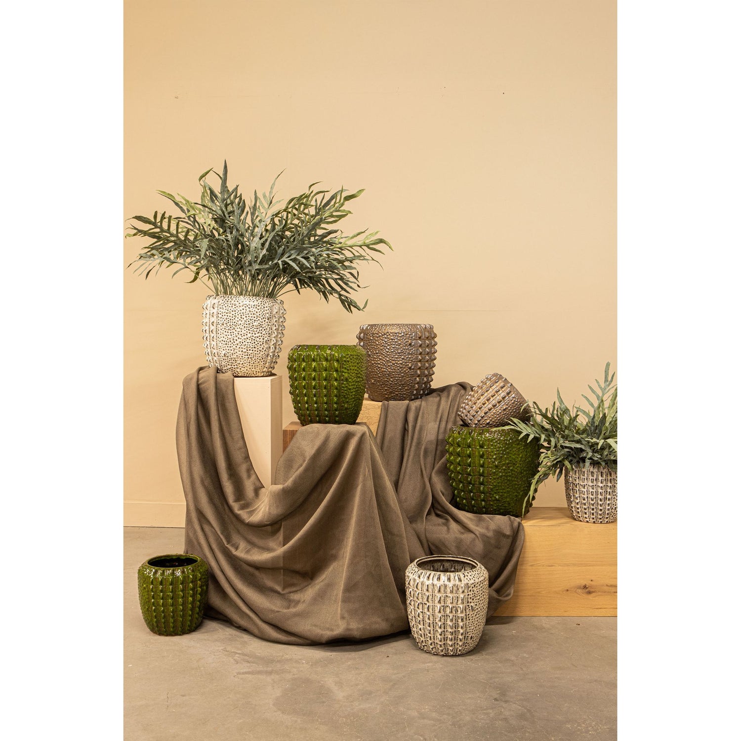 Plant pot – Dark green surface, Round shape, Crocodile pattern, Ceramic material, M – Crocco | PTMD