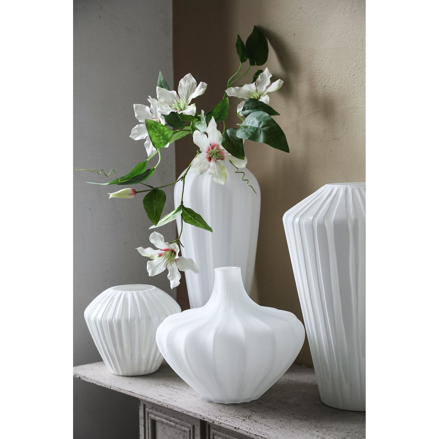 Vase – Weißes Glas, Glatte Oberfläche, Hoch – Aleiya | PTMD