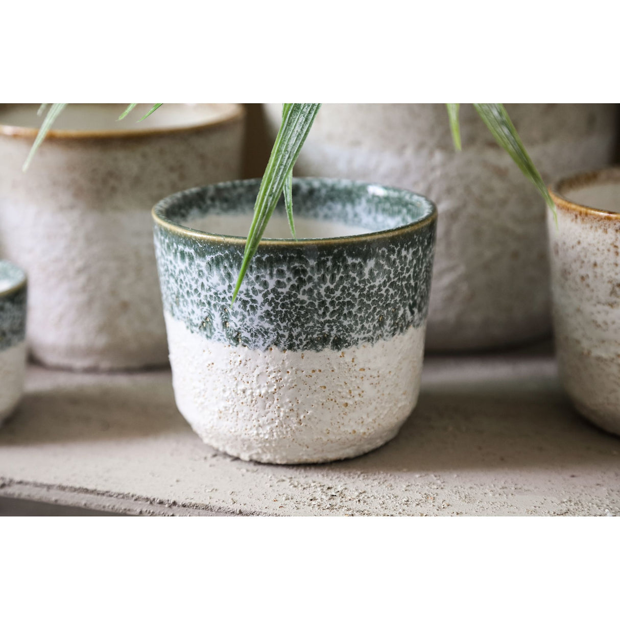 Blumentopf – Runde Form, Keramik Material, Zweifarbige Oberfläche, Petrol Oberfläche, M – Verlyn | PTMD