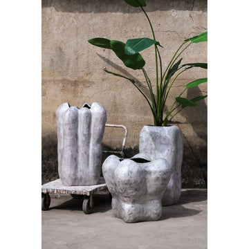 Pot – White color, Cement material, Irregular shape, M – Velissa | PTMD