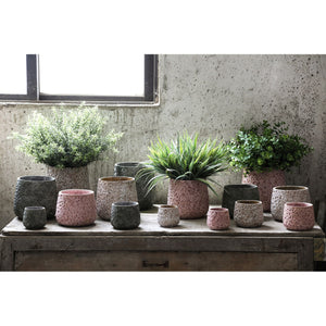 Flower pot - Round cement, Rough patterned surface, Pink, M – Ziven | PTMD