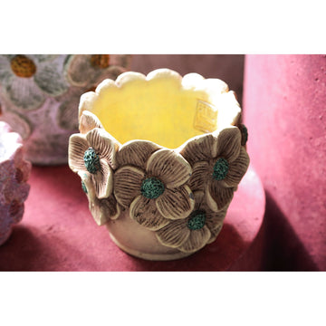 Blumentopf – Runde Form, Zement Material, Blumen Rand, Gelbe Oberfläche, L – Iesha | PTMD