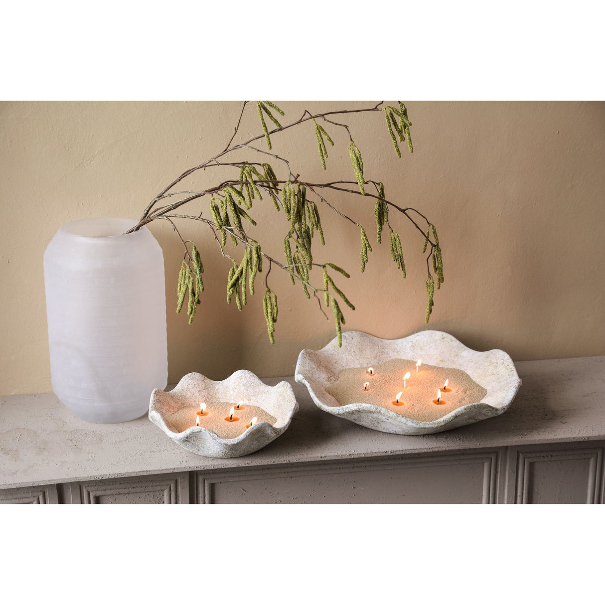 Bowl - Cement, round wave shape, antique white, textured edge, S - Esteen | PTMD