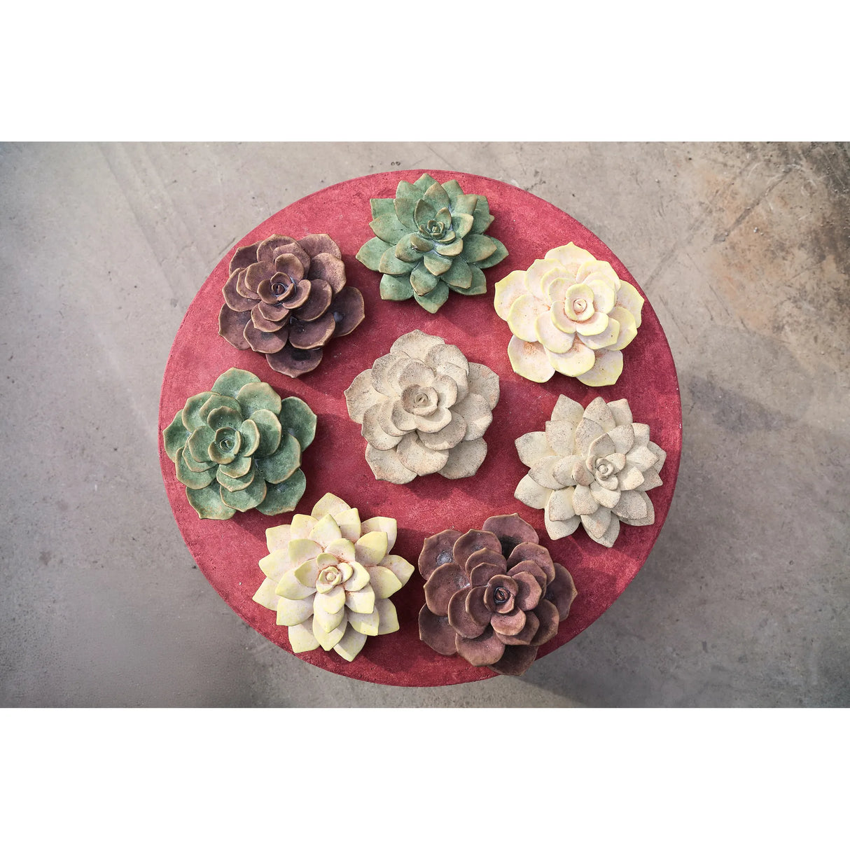 Ornament - floral relief design, cement, green finish – Deverly | PTMD
