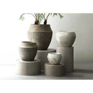 Pot – taupe finish, cement material, round shape, set of 2 – Pearce | PTMD