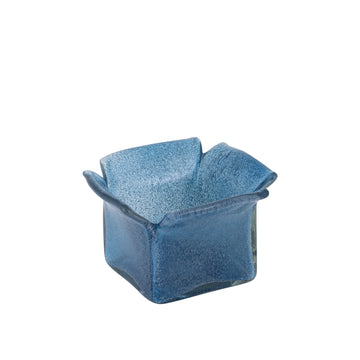 Teelichthalter aus massivem Glas mit glänzend blauer Oberfläche, organischer Form, stapelbar, L – Aliah | PTMD