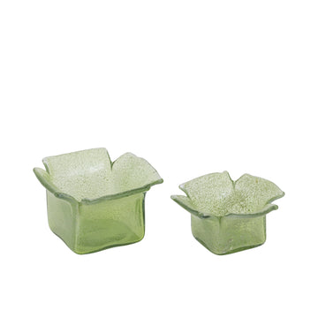 Teelichthalter aus Glas mit glänzend grüner Oberfläche, organischer Form, stapelbar, S – Aliah | PTMD
