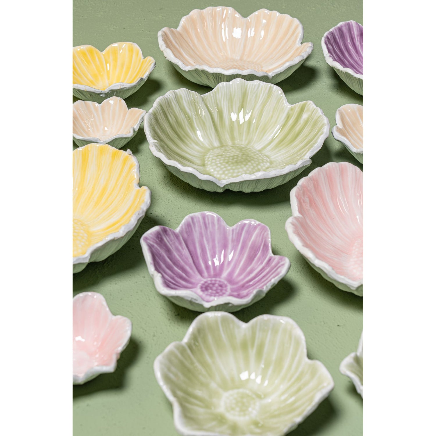 Bowl - Cast Aluminum, Flower Shape, Organic Contour, Mint Green, M – Wonda | PTMD