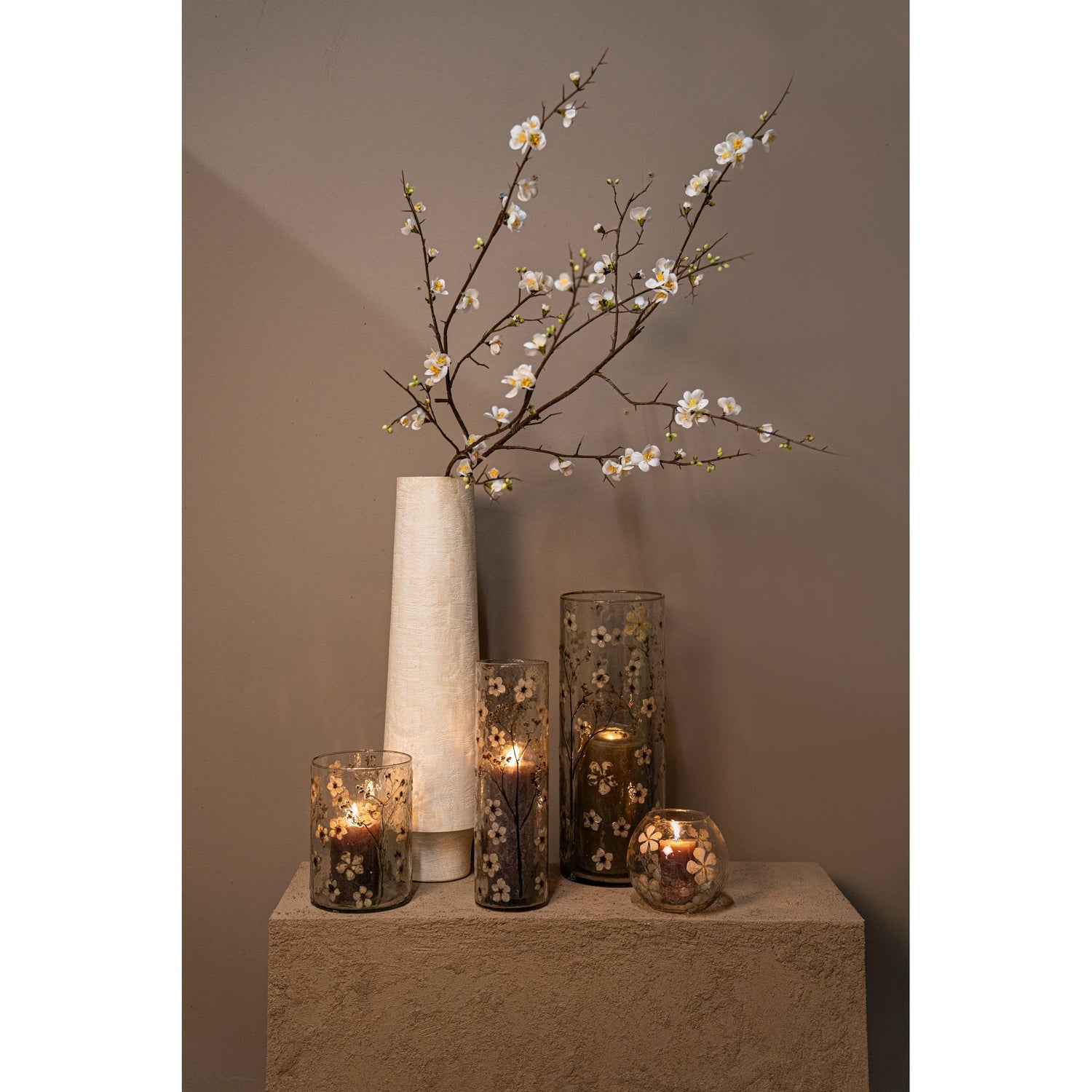Vase – Straight Design, Leaf Mosaic Finish, White Color, L – Gresa | PTMD