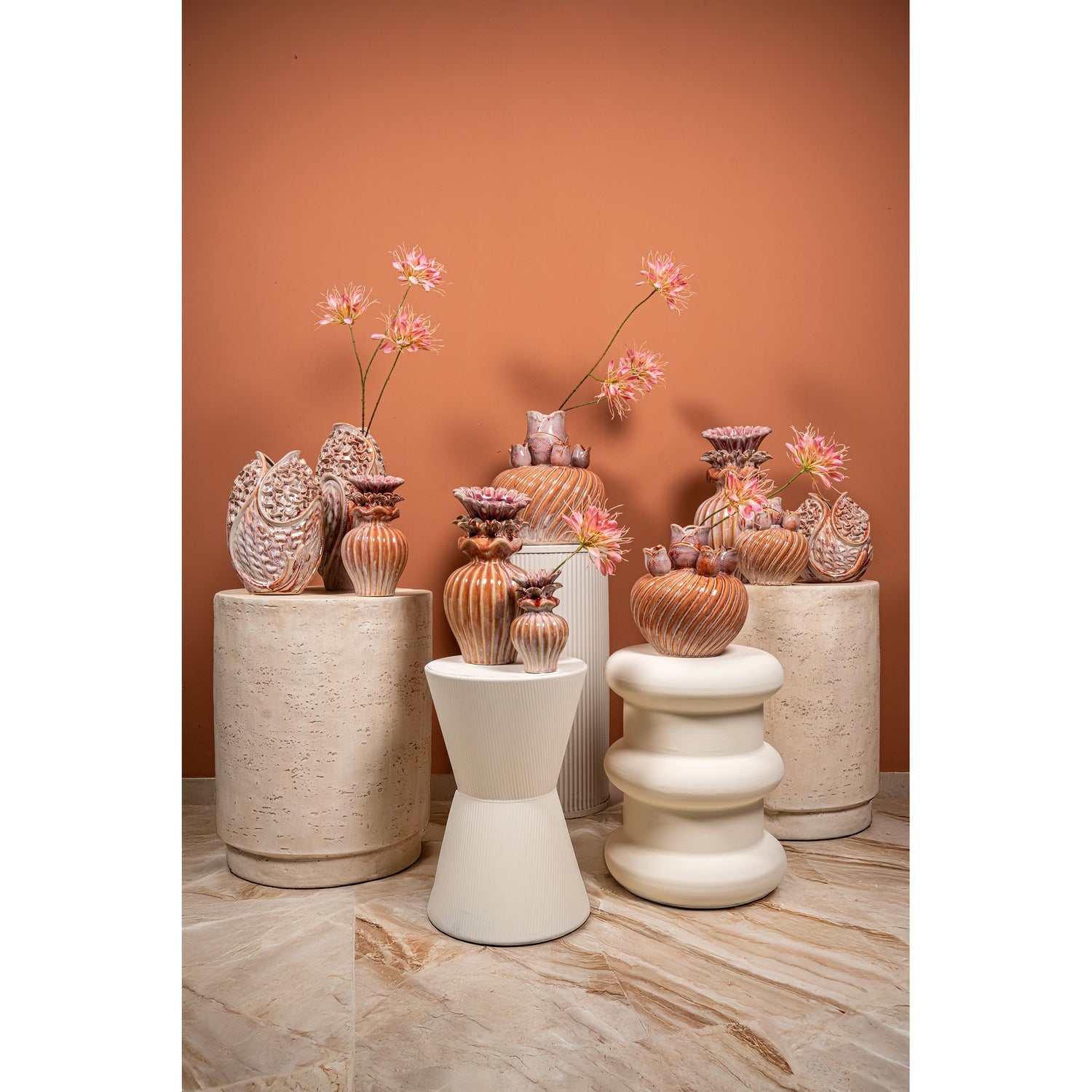 Vase – Wirbel Design, Keramik Material, Pfirsich Farbe, L – Mailia | PTMD
