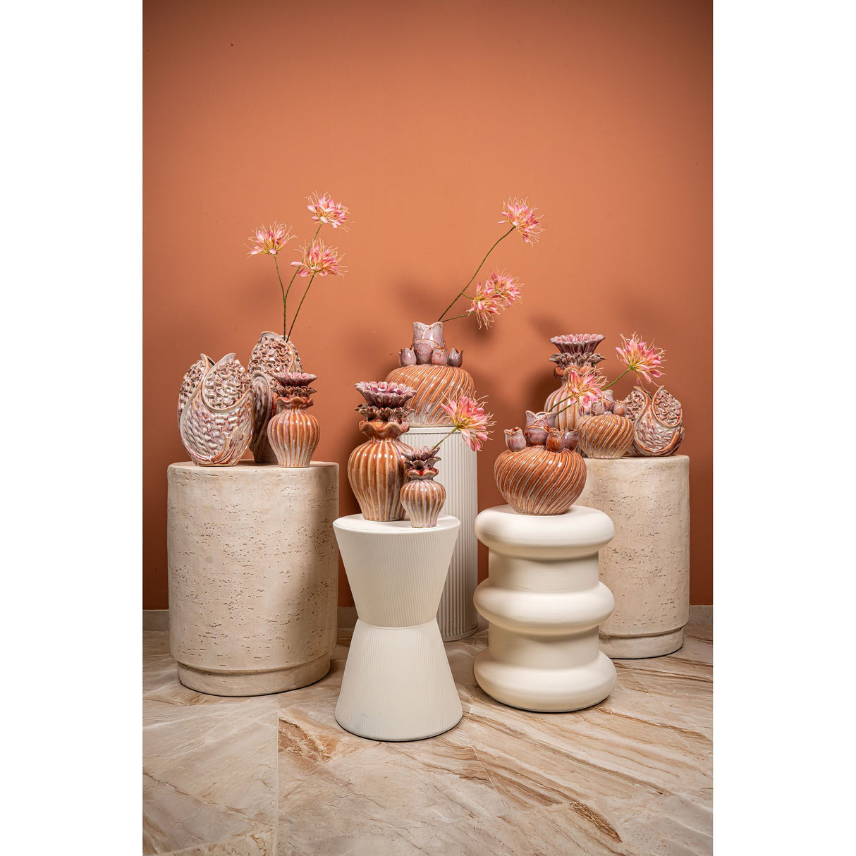 Vase – Wirbel Design, Keramik Material, Pfirsich Farbe, L – Mailia | PTMD