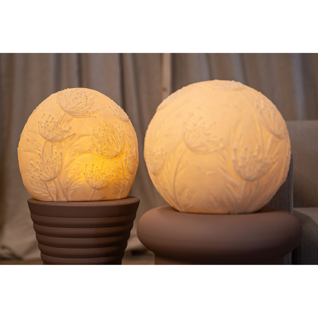 LED-Leuchte – Blumendesign, Runde Form, Kunststoffmaterial, Weiß – Hennah | PTMD