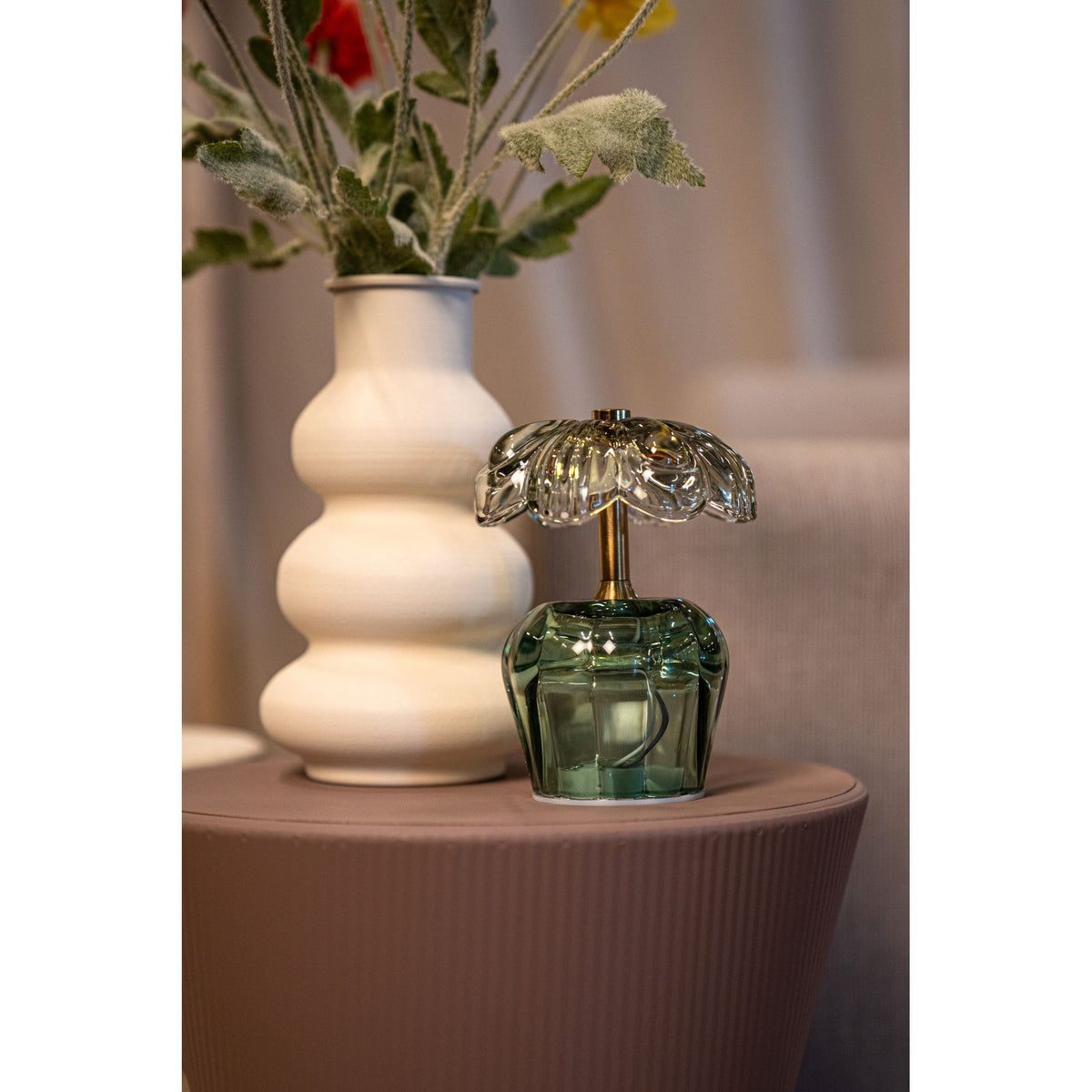 LED-Leuchte – Blumenform Design, Gras Material, Grüne Farbe – Kaydie | PTMD