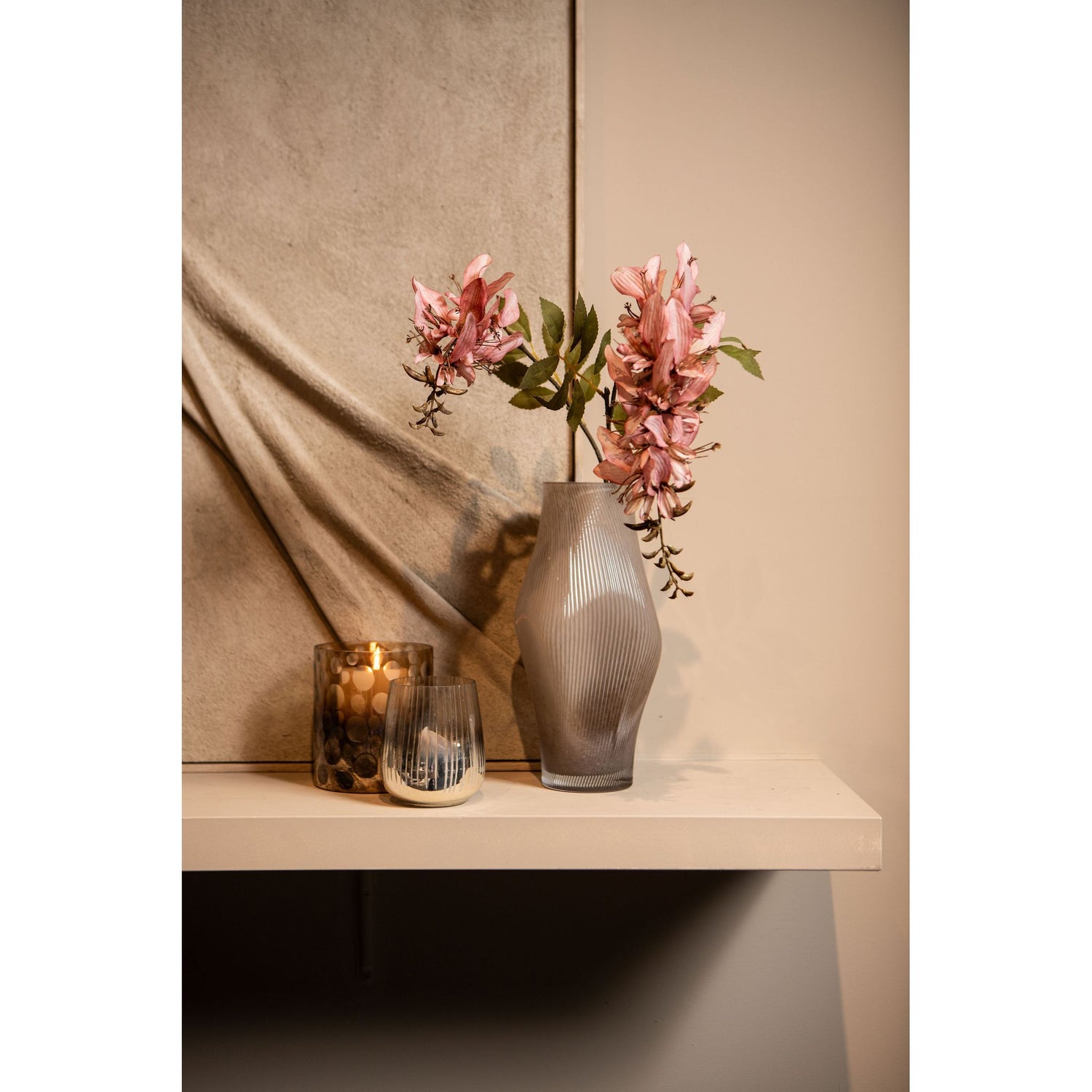 Windlicht – Rundes Glasdesign, Geätzte Oberfläche, Goldene Farbgebung, L – Shelva | PTMD