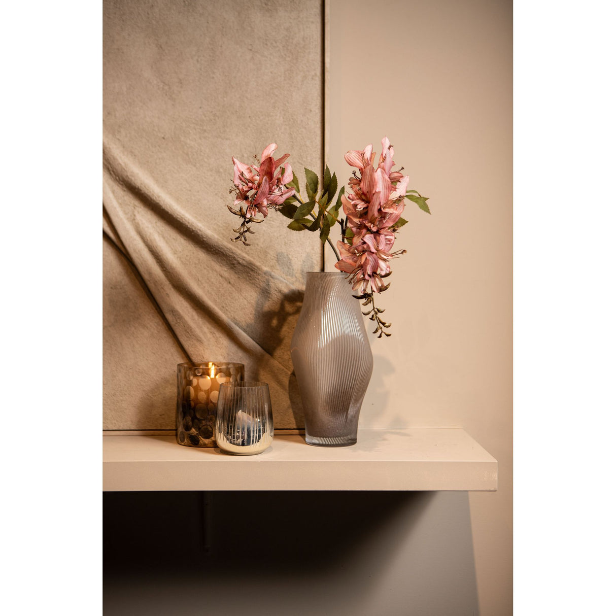Windlicht – Rundes Glasdesign, Geätzte Oberfläche, Goldene Farbgebung, L – Shelva | PTMD