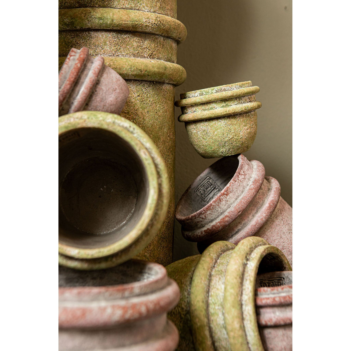 Flowerpot – Double Rim Structure, Round Shape, Green Surface, Cement Material, M – Almeda | PTMD