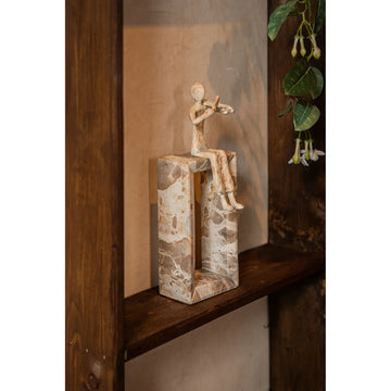 Statue – Geigen Design, Aluminium Material, Beige, Marmor Basis – Aleria | PTMD