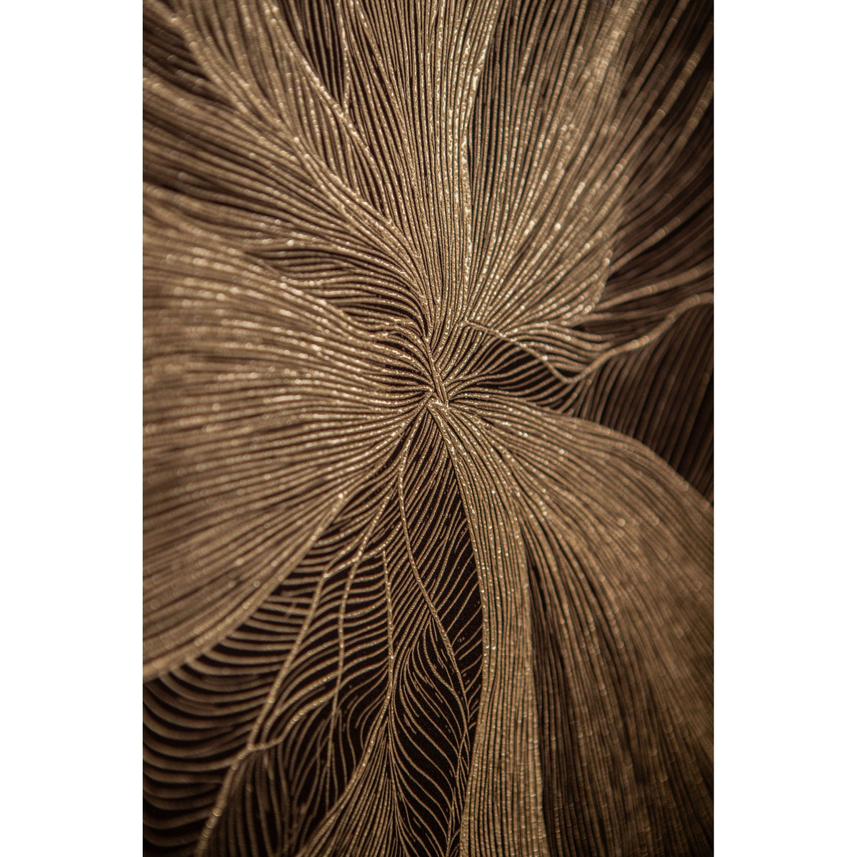 Wandpaneel aus Polyester-Canvas mit Kiefernholzrahmen, Blumenmotiv und Dunkelbraun-Finish – Lorinde | PTMD