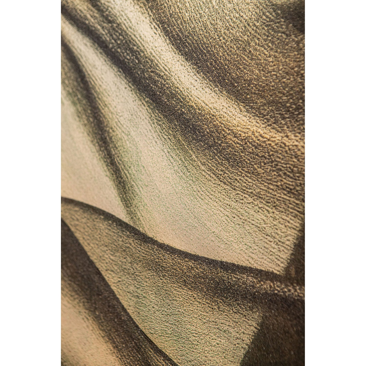 Wall panel made of polyester canvas with a pine wood frame, featuring a female motif and a dark green finish – Jilla | PTMD
