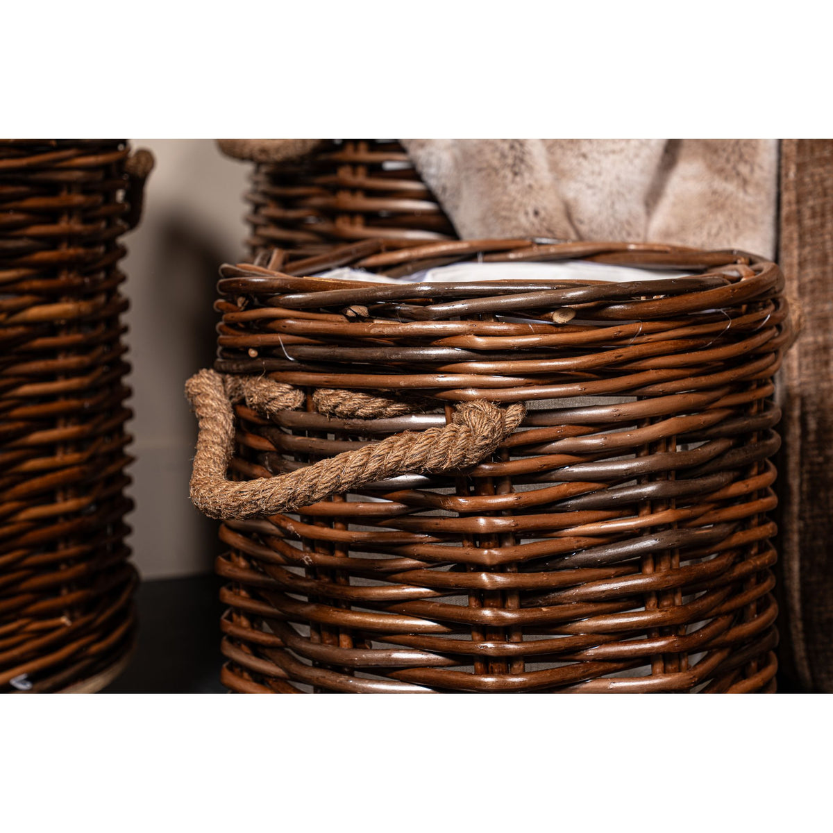 Basket – Brown Wicker, Round Shape, With Wheels – Darrett | PTMD