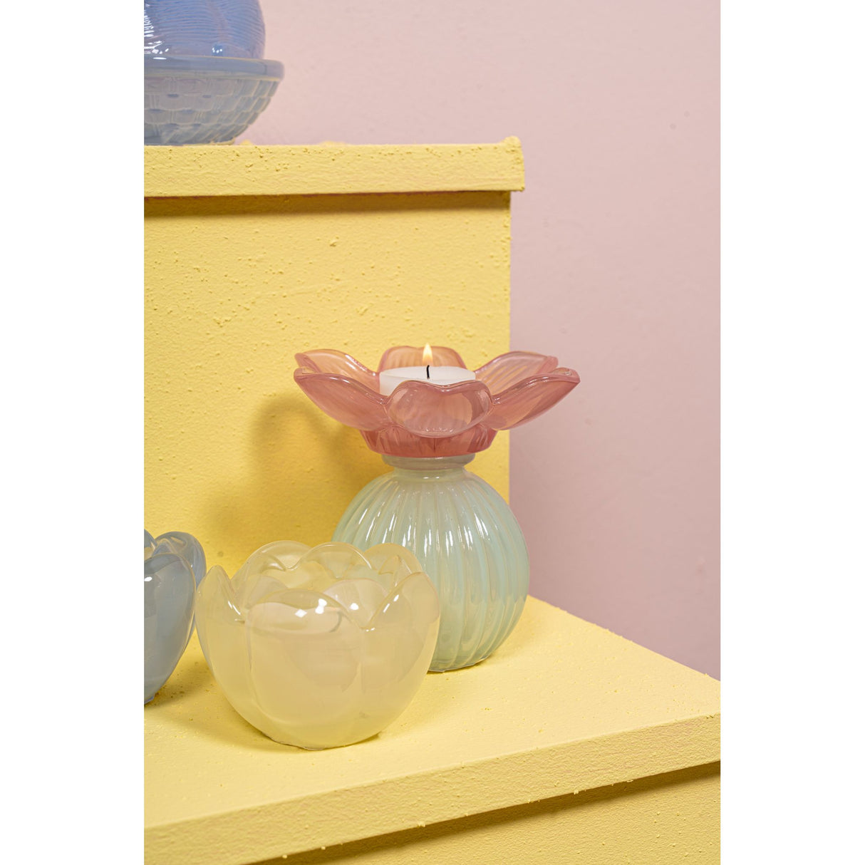 Teelichthalter – Blumendesign, Fußform, Glasmaterial, Gelb – Leila | PTMD