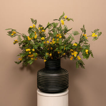 Gartenblume – Gelber Mimosenzweig mit Blättern aus Kunststoff, S | PTMD