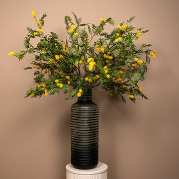 Gartenblume – Gelber Mimosenzweig mit Blättern aus Kunststoff, L | PTMD