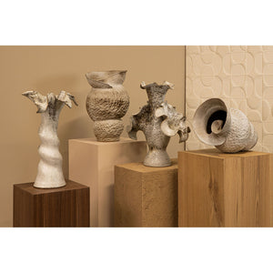 Vase – Keramik Material, Wellen Blumen Design, Runde Form, Beige – Isidro | PTMD
