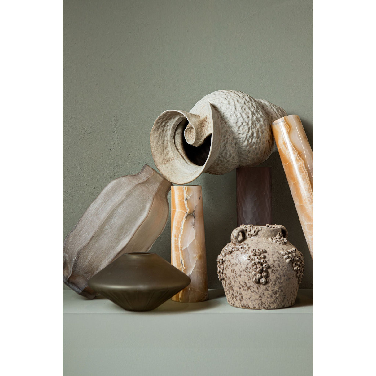 Vase – Keramik Material, Offenes Wirbelrand Design, Runde Form, S – Kery | PTMD