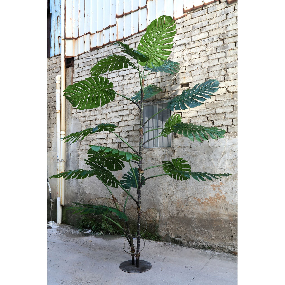Tree green with Monstera leaf plant, tall and made of polyester, L | PTMD