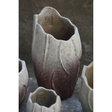 Topf – Wellen Design, Zement Material, Runde Form, Hellrosa, L - Ryla | PTMD