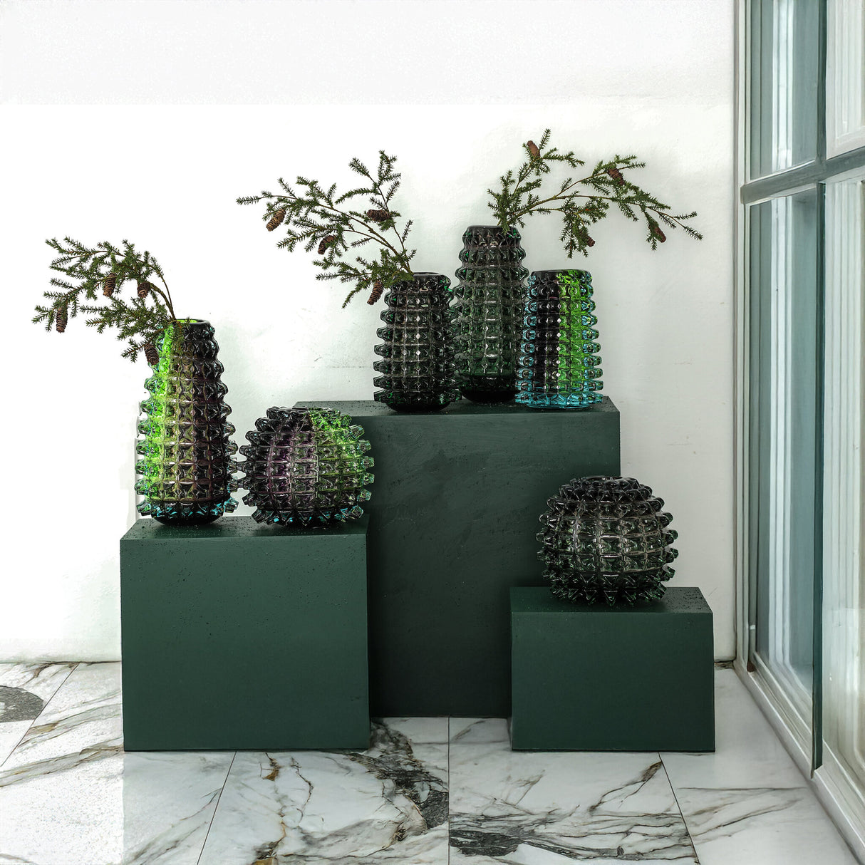 Vase – Massivglas, Grünes Finish, Stacheldesign, S - Yalexa | PTMD